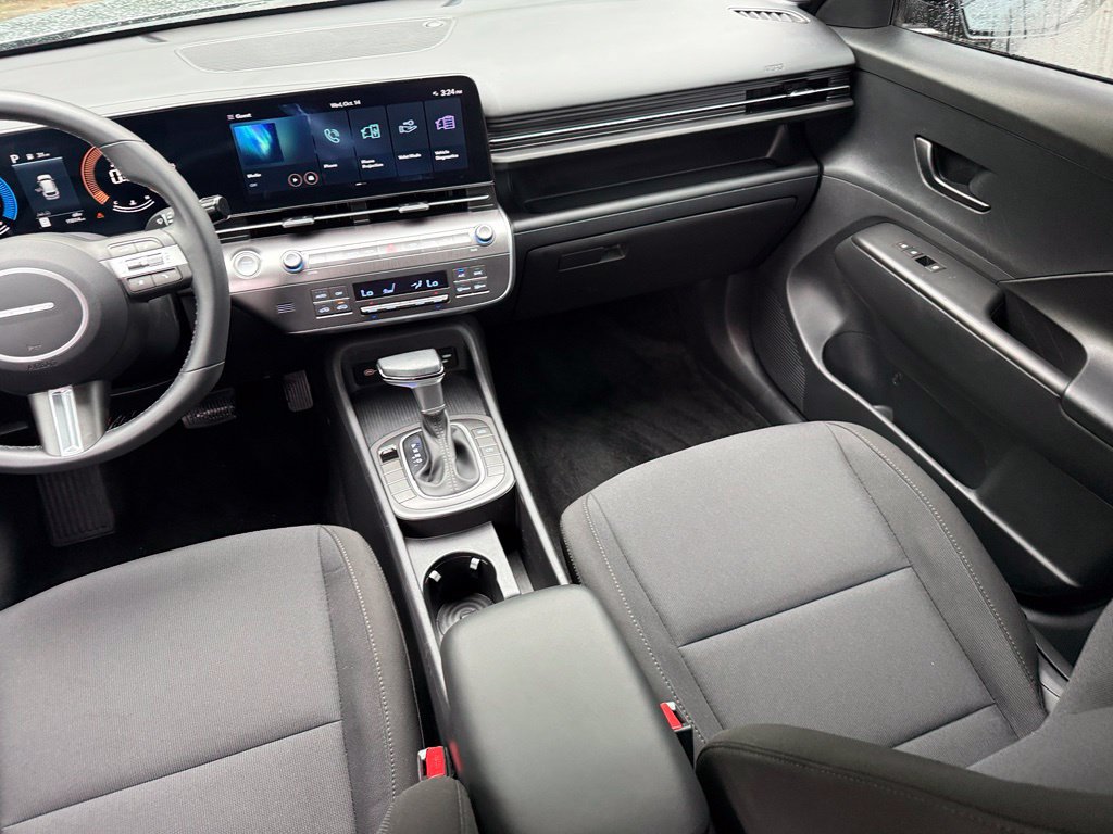 Used 2025 Hyundai Kona SEL FWD image 23