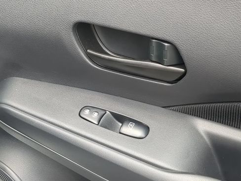 Certified 2025 Nissan Kicks Play S FWD image 32