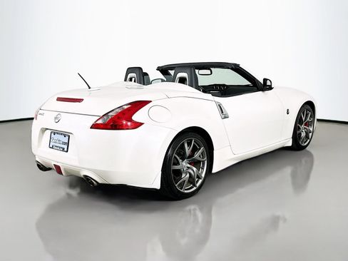 Used 2014 Nissan 370Z Touring w/ Sport Package RWD image 8
