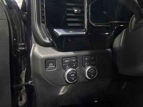 Used 2022 GMC Sierra 1500 Elevation w/ Elevation Premium Package AWD/4WD image 18