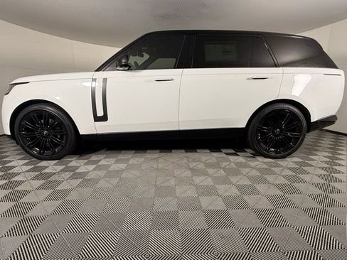 New 2025 Land Rover Range Rover Long Wheelbase SE image 3