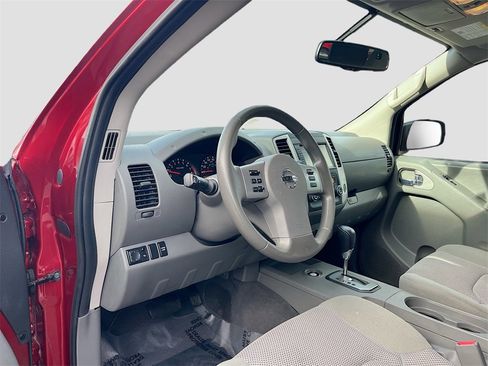 Used 2020 Nissan Frontier SV image 9