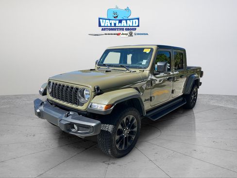 Certified 2025 Jeep Gladiator Sport AWD/4WD image 1