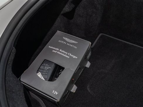 Used 2023 Aston Martin V8 Vantage Coupe RWD image 31