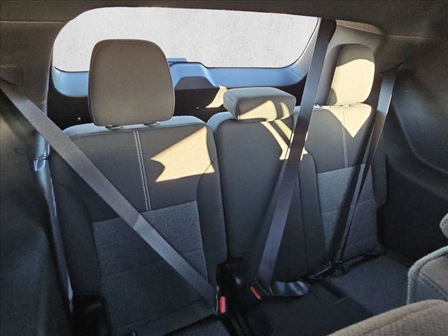 Used 2025 GMC Acadia Elevation FWD image 15