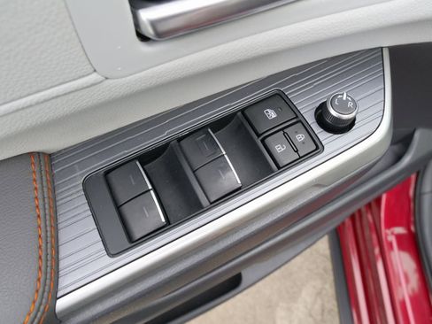 Used 2023 Toyota Sienna XSE image 19