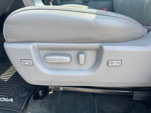Certified 2017 Toyota Sequoia Platinum AWD/4WD image 23