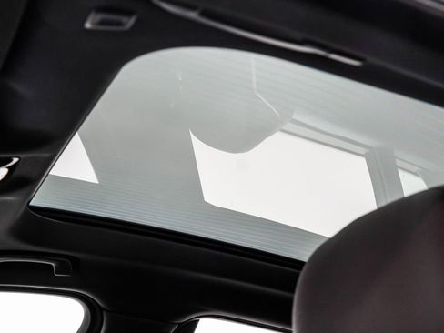 Used 2025 BMW 740i xDrive image 19