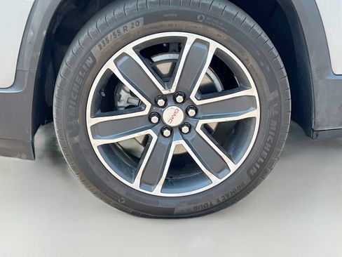 Used 2023 GMC Acadia SLT w/ Technology Package AWD/4WD image 34