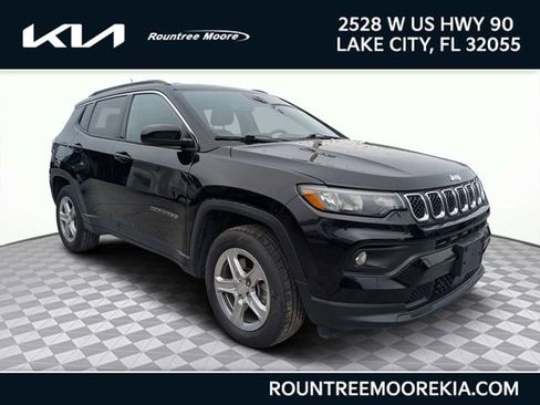 Used 2024 Jeep Compass Latitude AWD/4WD image 1