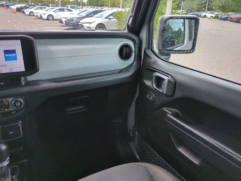 Used 2024 Jeep Wrangler Unlimited Sport AWD/4WD image 16