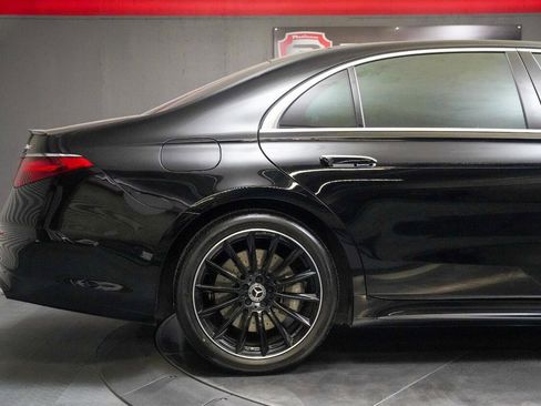Used 2022 Mercedes-Benz S 500 4MATIC w/ AMG Line Package image 8