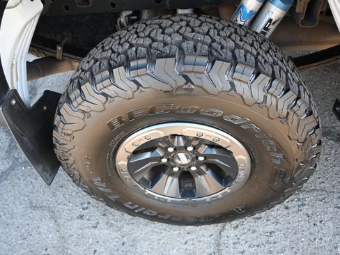 Used 2017 Ford F150 Raptor w/ Equipment Group 802A Luxury AWD/4WD image 28