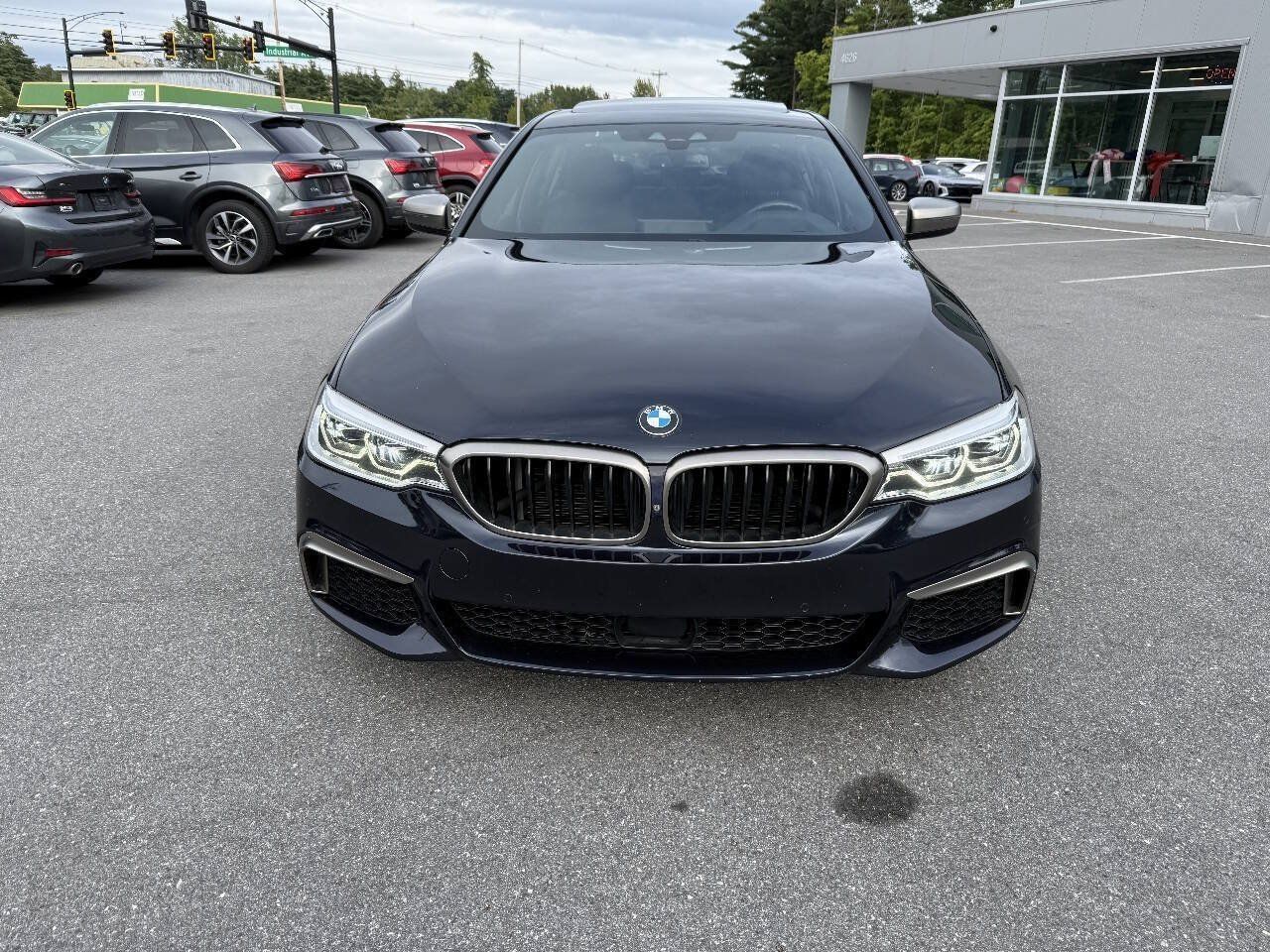 Used 2019 BMW M550i xDrive w/ Dynamic Handling Package AWD/4WD image 4