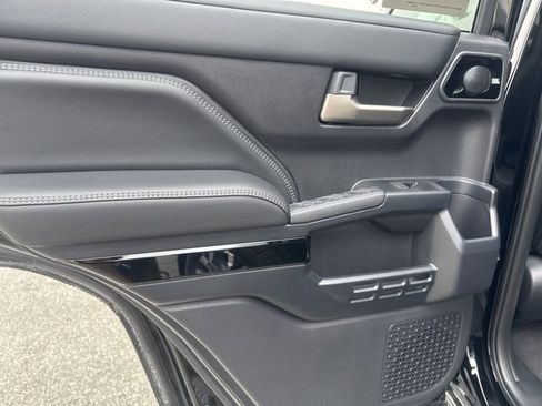 New 2025 Toyota 4Runner Limited image 12