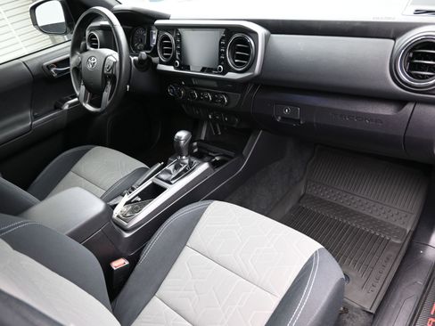 Used 2022 Toyota Tacoma TRD Sport image 36