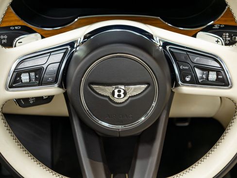 Used 2021 Bentley Bentayga w/ First Edition Specification AWD/4WD image 71