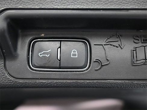 Used 2020 Ford Explorer Limited image 14