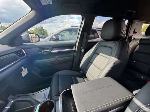 New 2026 GMC Terrain Elevation w/ Elevation Premium Package AWD/4WD image 9