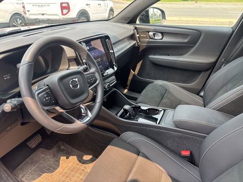 Used 2023 Volvo C40 P8 Recharge Ultimate image 22