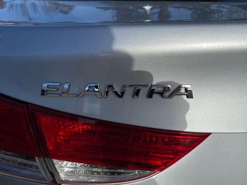 Used 2013 Hyundai Elantra Limited w/ Technology Pkg image 42