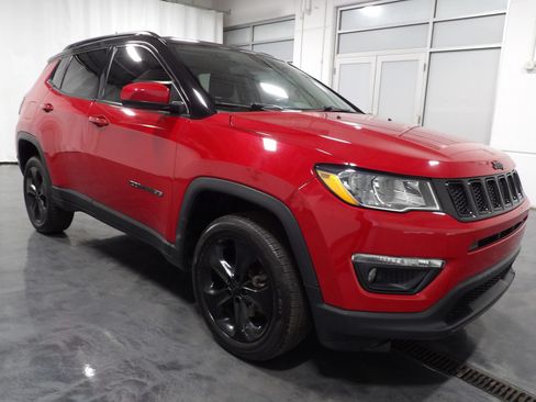 Used 2019 Jeep Compass Latitude AWD/4WD image 2