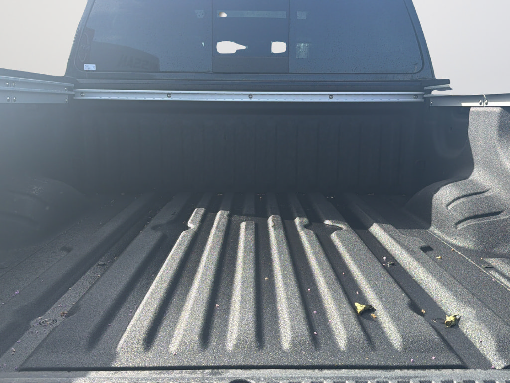 Used 2024 Nissan Titan PRO-4X w/ Pro-4x Convenience Package AWD/4WD image 17