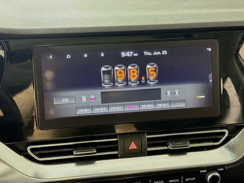 Used 2021 Kia Niro EX Premium FWD image 18