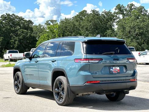 New 2026 Jeep Grand Cherokee L Limited w/ Limited Altitude Package AWD/4WD image 13