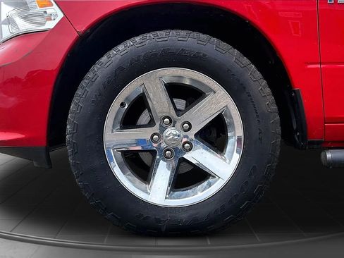 Used 2017 RAM 1500 Express w/ Express Value Package AWD/4WD image 40