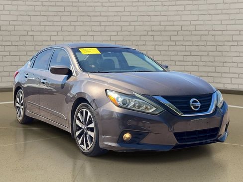 Used 2017 Nissan Altima 2.5 SV FWD image 3
