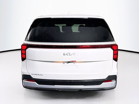 New 2026 Kia Carnival image 6