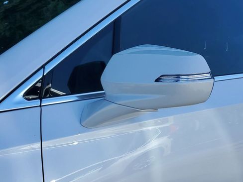 New 2025 Cadillac XT6 Luxury image 12