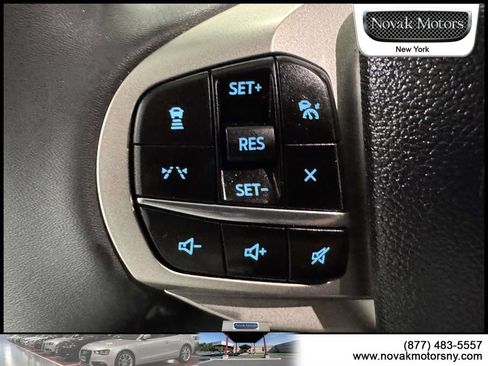 Used 2025 Ford Explorer Active AWD/4WD image 23