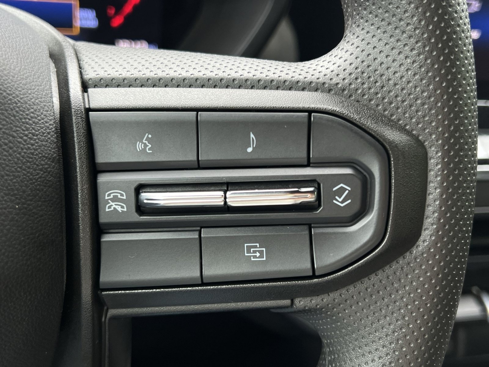 Used 2025 Chevrolet Colorado W/T RWD image 23