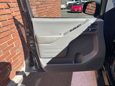 Used 2019 Nissan Frontier SV w/ Value Truck Package AWD/4WD image 38