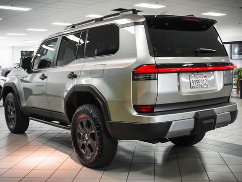 Used 2025 Lexus GX 550 AWD/4WD image 8