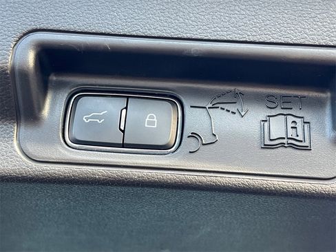 Used 2020 Ford Explorer XLT w/ Equipment Group 202A image 35