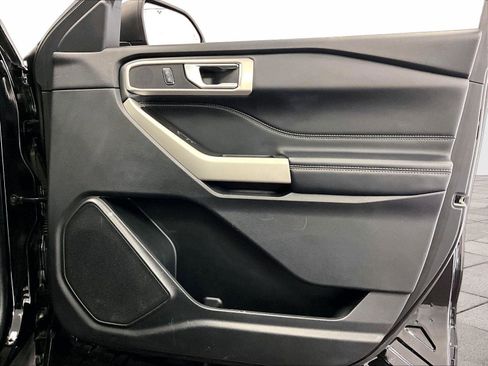 Used 2022 Ford Explorer XLT w/ Equipment Group 202A image 23