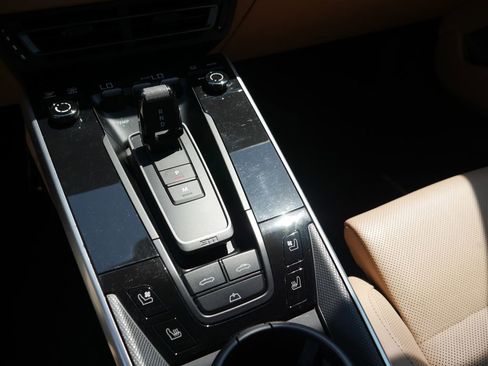 Certified 2022 Porsche 911 Turbo AWD/4WD image 26