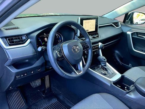 Certified 2025 Toyota RAV4 XLE w/ Convenience Package AWD/4WD image 17