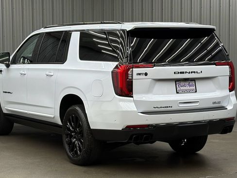 Used 2026 GMC Yukon XL Denali w/ Sun & Power Step Package AWD/4WD image 3