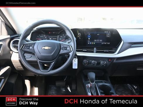 Used 2024 Chevrolet Trax LS w/ Driver Confidence Package image 8