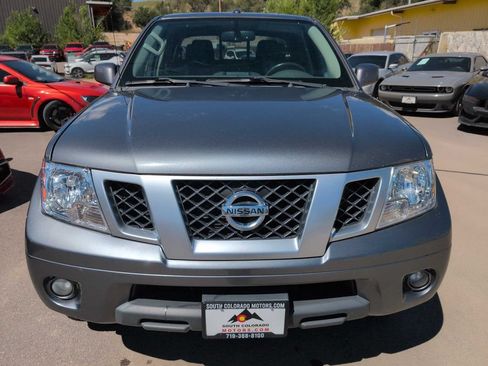 Used 2018 Nissan Frontier PRO-4X AWD/4WD image 2