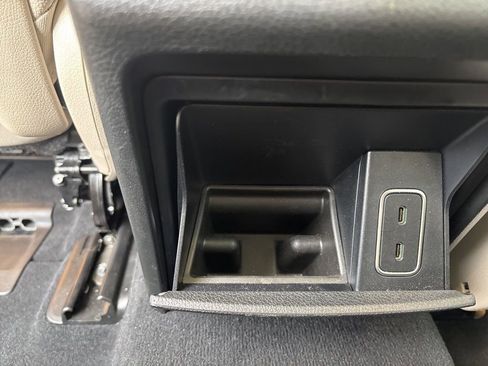 Used 2022 Mercedes-Benz GLE 350 4MATIC w/ Premium Package image 23