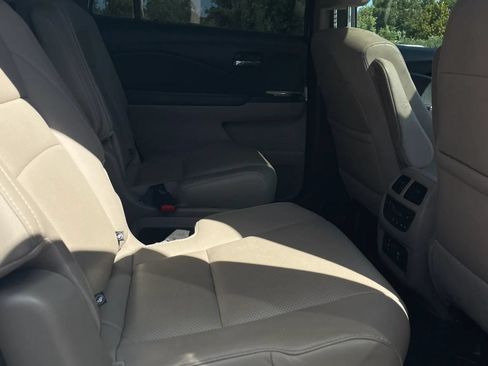 Used 2017 Honda Pilot Elite image 16