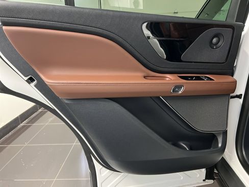Used 2026 Lincoln Aviator Reserve w/ Illumination Package image 36