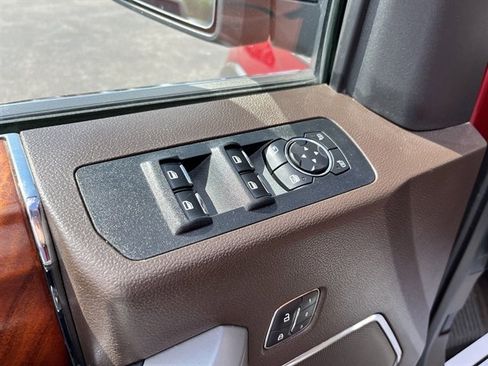 Used 2018 Ford F150 King Ranch w/ Equipment Group 601A Luxury AWD/4WD image 17