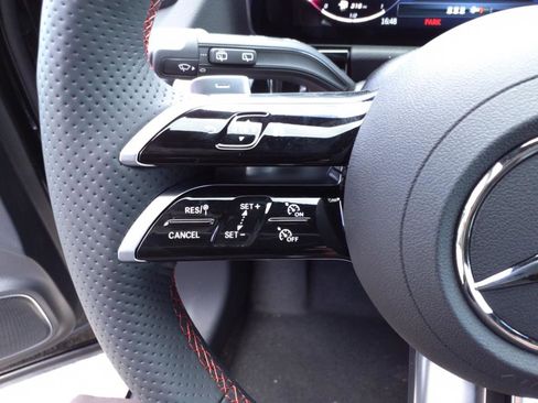 Used 2025 Mercedes-Benz GLA 250 4MATIC image 15