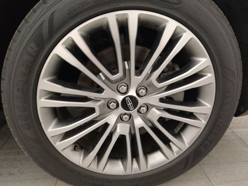 Used 2016 Lincoln MKX Reserve w/ Technology Package FWD image 31